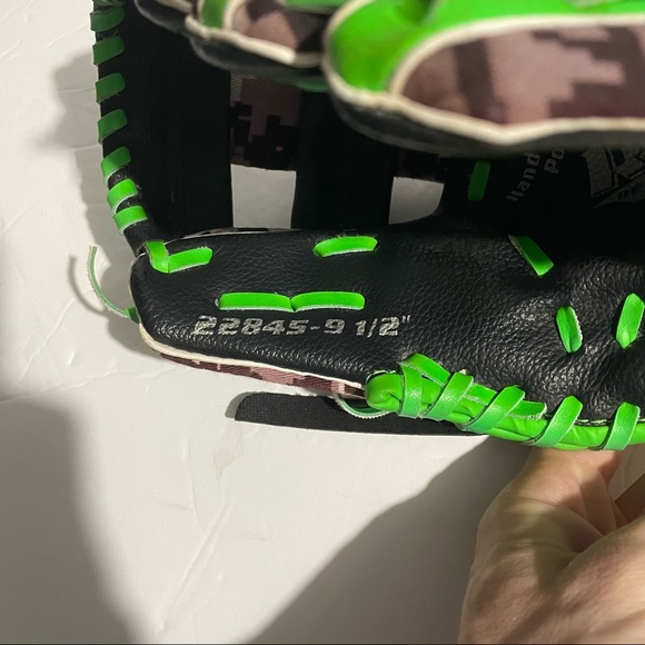 Kids Youth Franklin Baseball Mitt Code 22845-9 1/2” Digi-camo Durabond Lacing - Picture 4 of 7